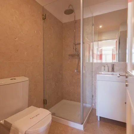 Flh Liberdade Spacious With Parking Lisbona
