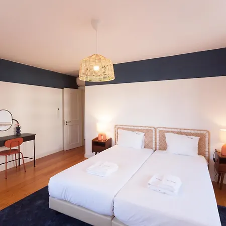 Flh Liberdade Spacious With Parking * Lizbona