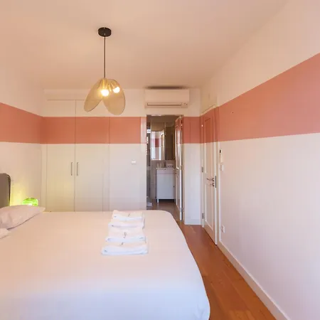 Flh Liberdade Spacious With Parking Lizbona