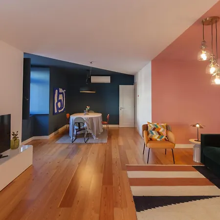 Flh Liberdade Spacious With Parking * 리스본